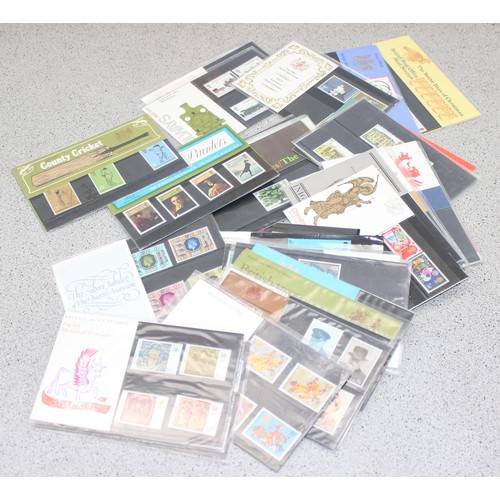 610 - Stamps, GB Presentation Packs   (30)