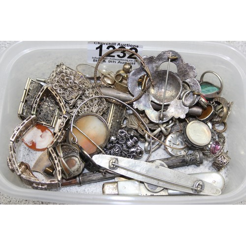 1232 - Quantity of silver and white metal jewellery and odds, approx 350g gross