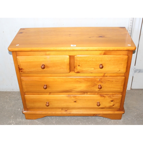 14 - A modern pine 2/2 chest of drawers