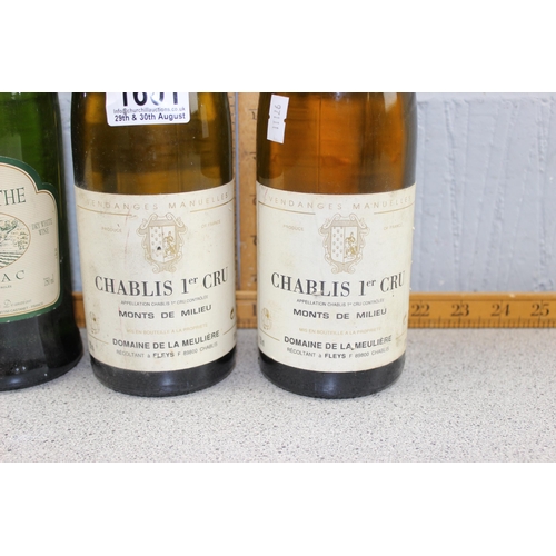 1601 - 4 bottles of assorted white wine, 2 Domaine de la Meuliere Chablis, 1er Cru & 2 1994 Domaine de Laba... 