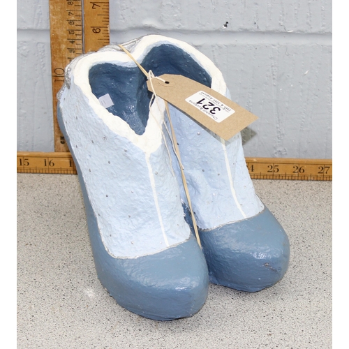 321 - Painted concrete high heels garden planter