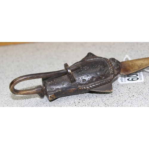 1609 - An unusual vintage bronze padlock formed as a fish, likely Chinese