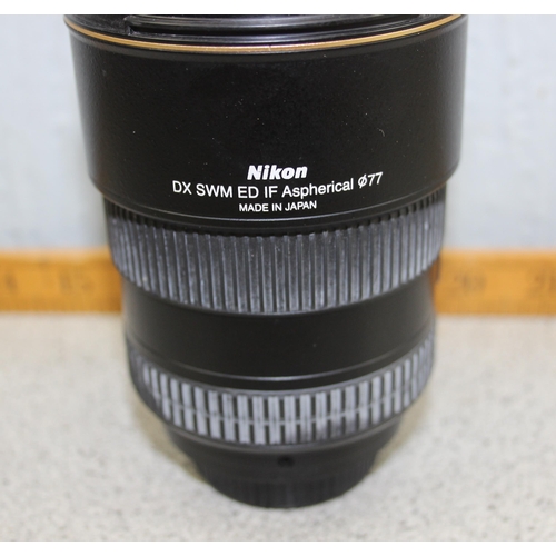 706 - Nikon Nikkor AF-S 17-55 mm 1:2.8G ED DX camera Lens with hood and fabric case