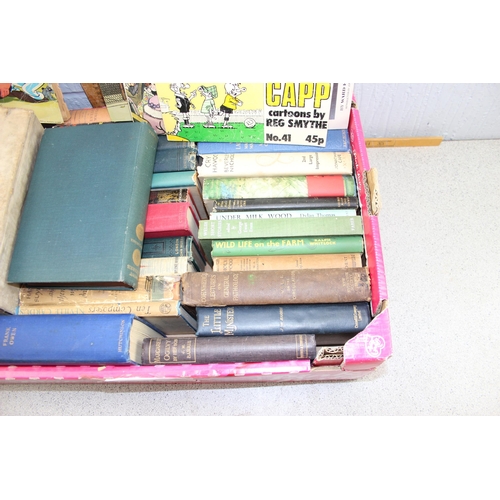 559 - Qty of assorted antique and later books to inc first editions