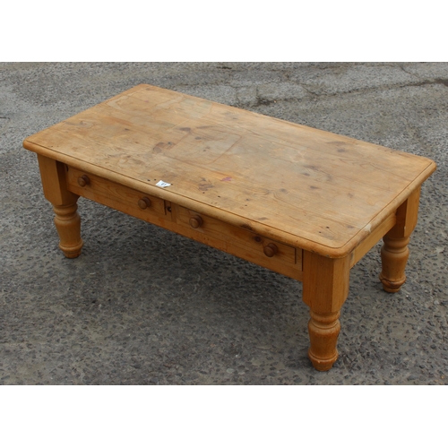 61 - Heavy pine coffee table with 2 drawers