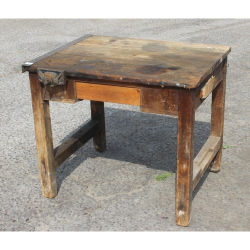 67 - Rustic wooden workbench with vice, approx 92cm wide