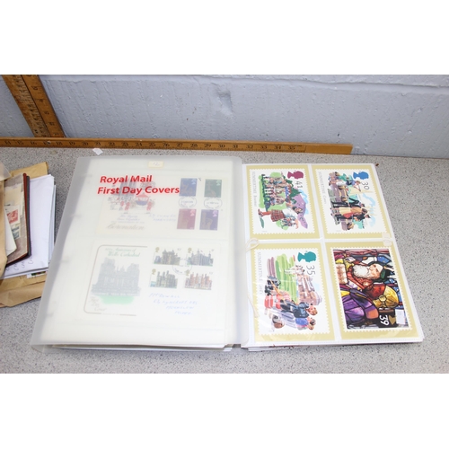 583 - Large qty of assorted stamps, 2 albums, FDC album etc etc