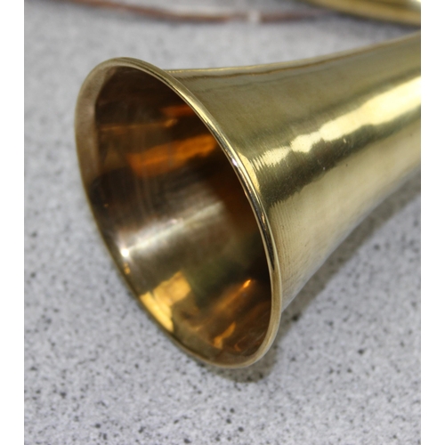 665 - Vintage brass French horn