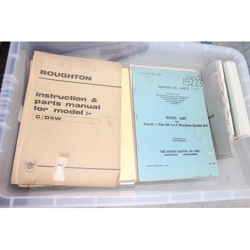 1015 - Box of military vehicle manuals