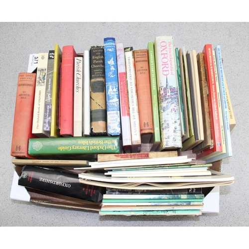 571 - Qty of assorted books, mainly Oxford & Oxfordshire related