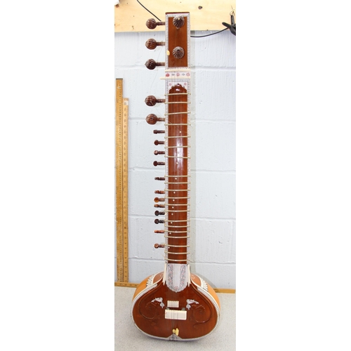 657 - A large Indian Sitar in case