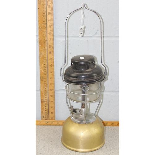 249 - Vintage Tilly lamp