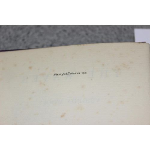 595A - Qty of mixed books to inc Biggles & Enid Blyton to inc WOOLF, Virginia (1882-1941), The Waves. Londo... 