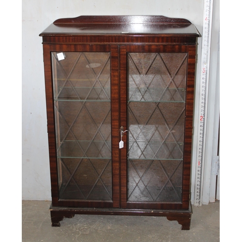 20 - Mahogany glazed display cabinet, with key and glass shelves