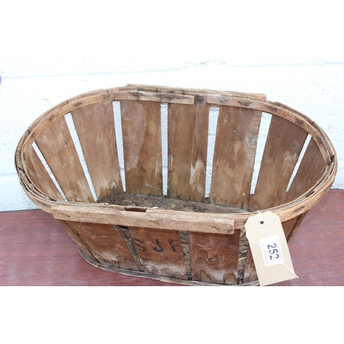 252 - A small vintage wooden trug