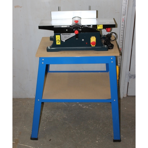 677 - Silverline 1800w bench planer on stand