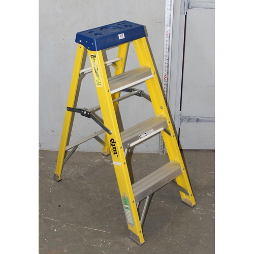 678 - DJM Direct step ladder