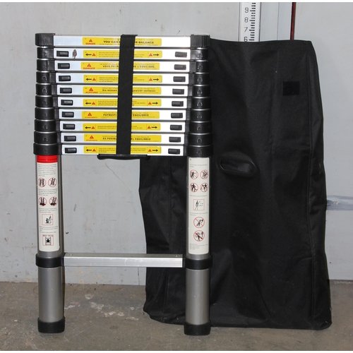 682 - Telescopic ladder in bag