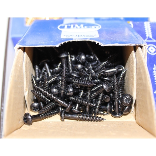 743 - Large qty of boxed screws, various sizes