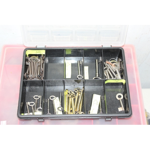 752 - 5 tool cases and contents, cabinet key blanks, key rings, cabinet hinge screws, escutcheons etc