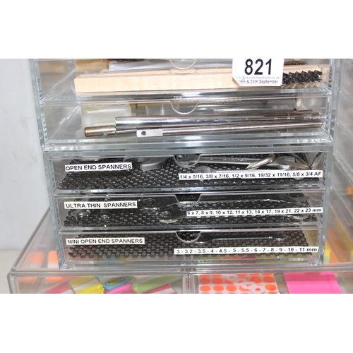 821 - Qty of Perspex miniature drawers and contents