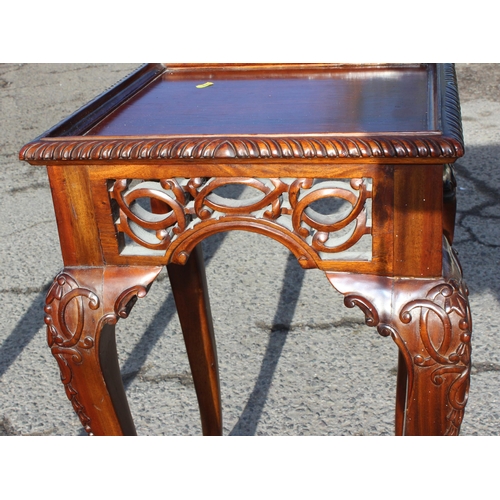 101 - A pair of impressive antique style carved mahogany jardiniere or lamp tables, approx 85cm tall x 45c... 