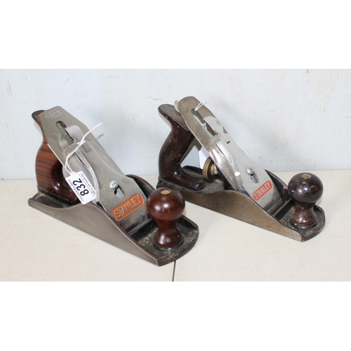 832 - 2 Stanley Bailey wood planes, No 4 & No 4 1/2