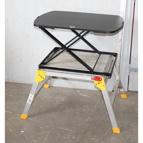 852 - Aluminium decorators stand and a folding work table (2)