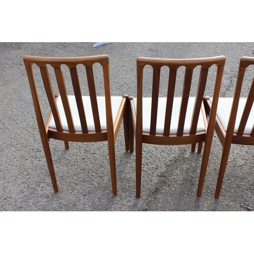 86 - A set of 4 retro chairs by Meredew