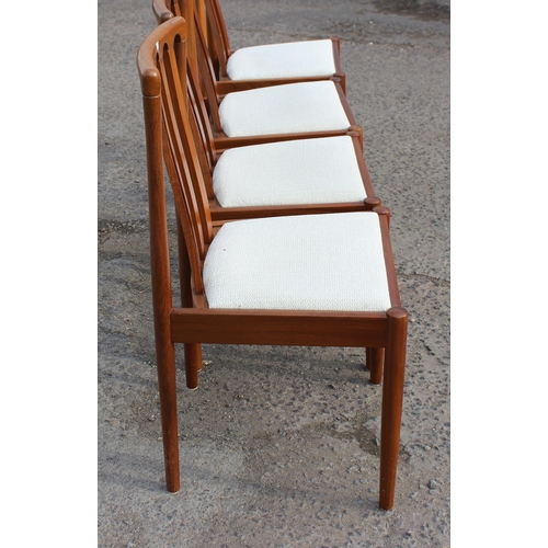 86 - A set of 4 retro chairs by Meredew