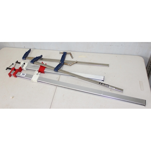 866 - 4 assorted sash clamps