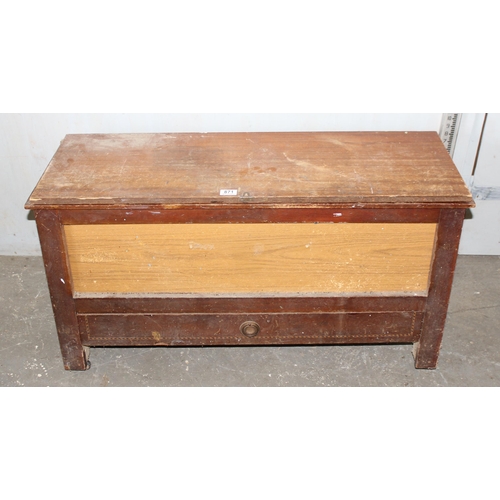 871 - A large vintage wooden tool chest and contents