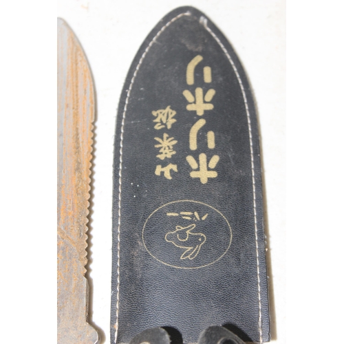 255 - A small good quality Japanese made trowel with serrated edge