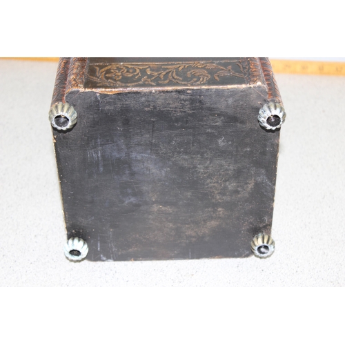 229 - A vintage embossed leather style wine box with handle