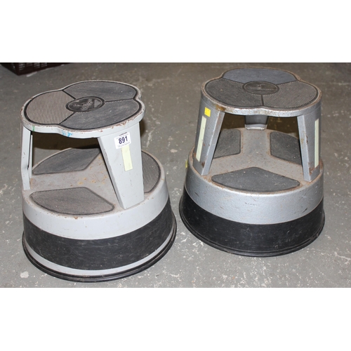 891 - 2 Dalek step stools