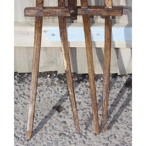 226 - A large vintage rustic wooden fork