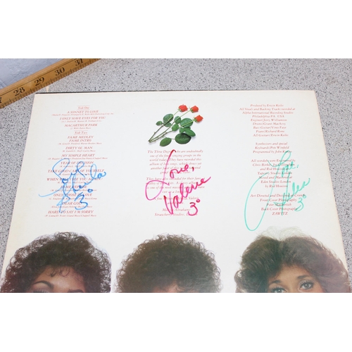 476 - Qty of LP records to inc Beatles, and some signed examples inc The Three Degrees