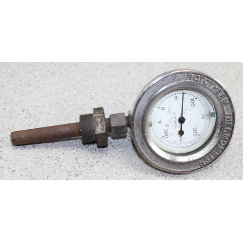 530 - Vintage Rototherm Thermometer and a Silva gimbled compass (af) (2)