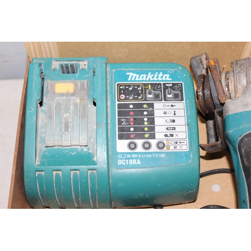 923 - Makita drill & angle grinder, battery and chargers