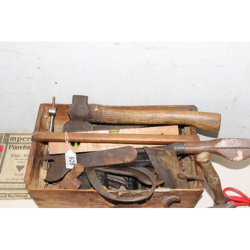 928 - Qty of vintage tools to inc Tyzack hatchet axe