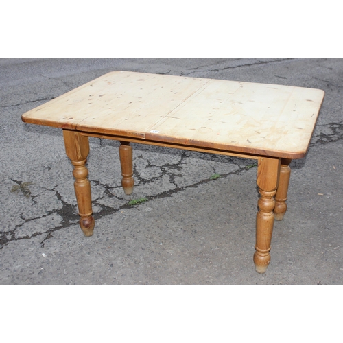 130 - Vintage pine farmhouse kitchen table, approx 140cm x 100cm