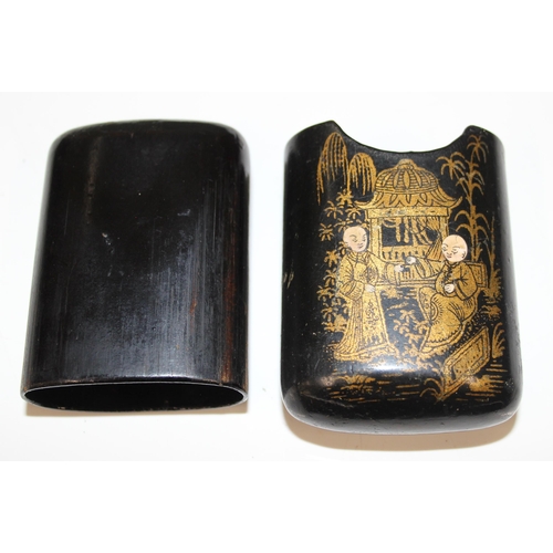 1602 - A small Japanese lacquer box, with gilt decoration, likely early 20th century