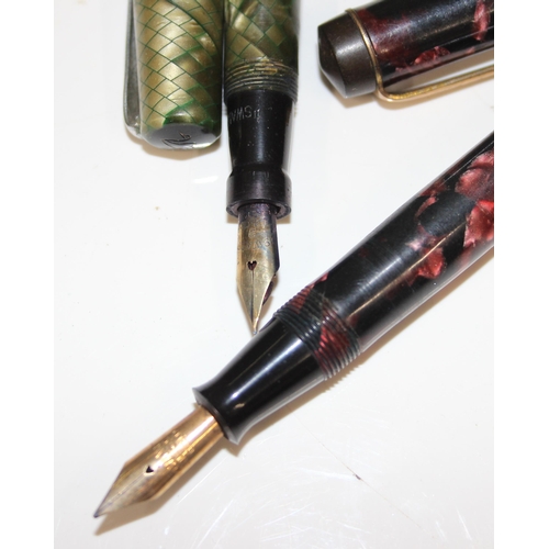 1604 - Qty of assorted pens and fountain pens to inc Swan Mabie Todd in green pearl snake skin & a Summit S... 