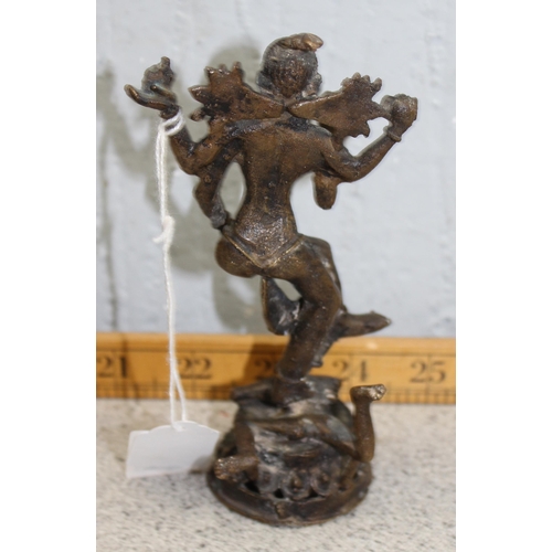 1614 - An Indian cast bronze deity, unknown age