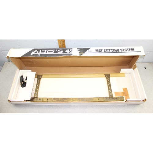 942 - Alto's 4505 Mat Cutting System in box