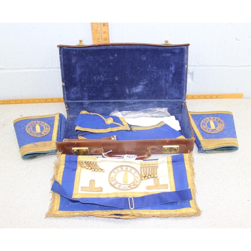 1674 - Vintage Masonic case with contents, cuffs, apron, gloves etc, Surrey Lodge