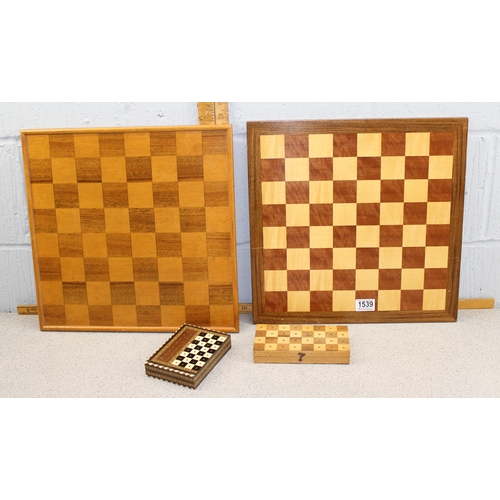 1539 - 2 vintage wooden chess boards, 2 travelling chess sets (4)