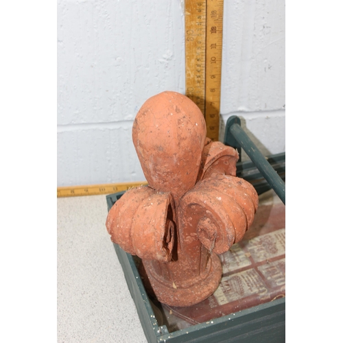 299a - Wooden garden trug and a terracotta garden finial