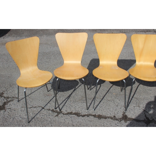 113 - A set of 6 retro style bentwood chairs with chrome legs