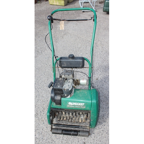 320 - Qualcast Classic 353 lawn scarifier